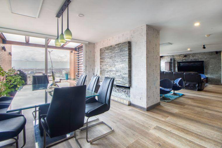 Taş duvarlı yemek alanı ve salon