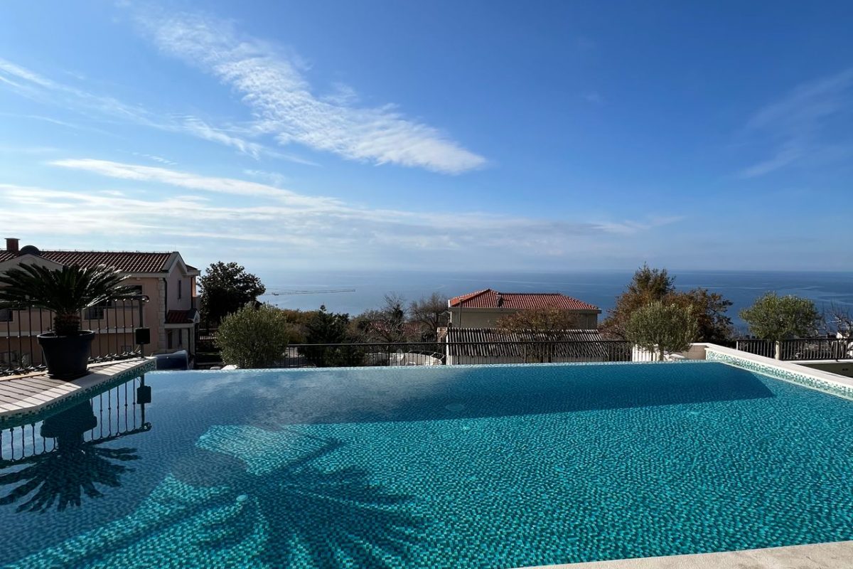 Zekeriyaköy'de Müstakil Havuzlu Villa — fotoğraf 3