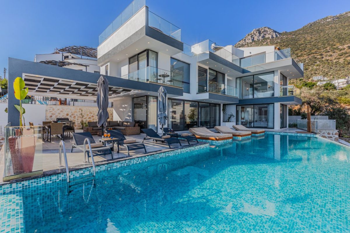 Bodrum Yalıkavak'ta Deniz Manzaralı Villa