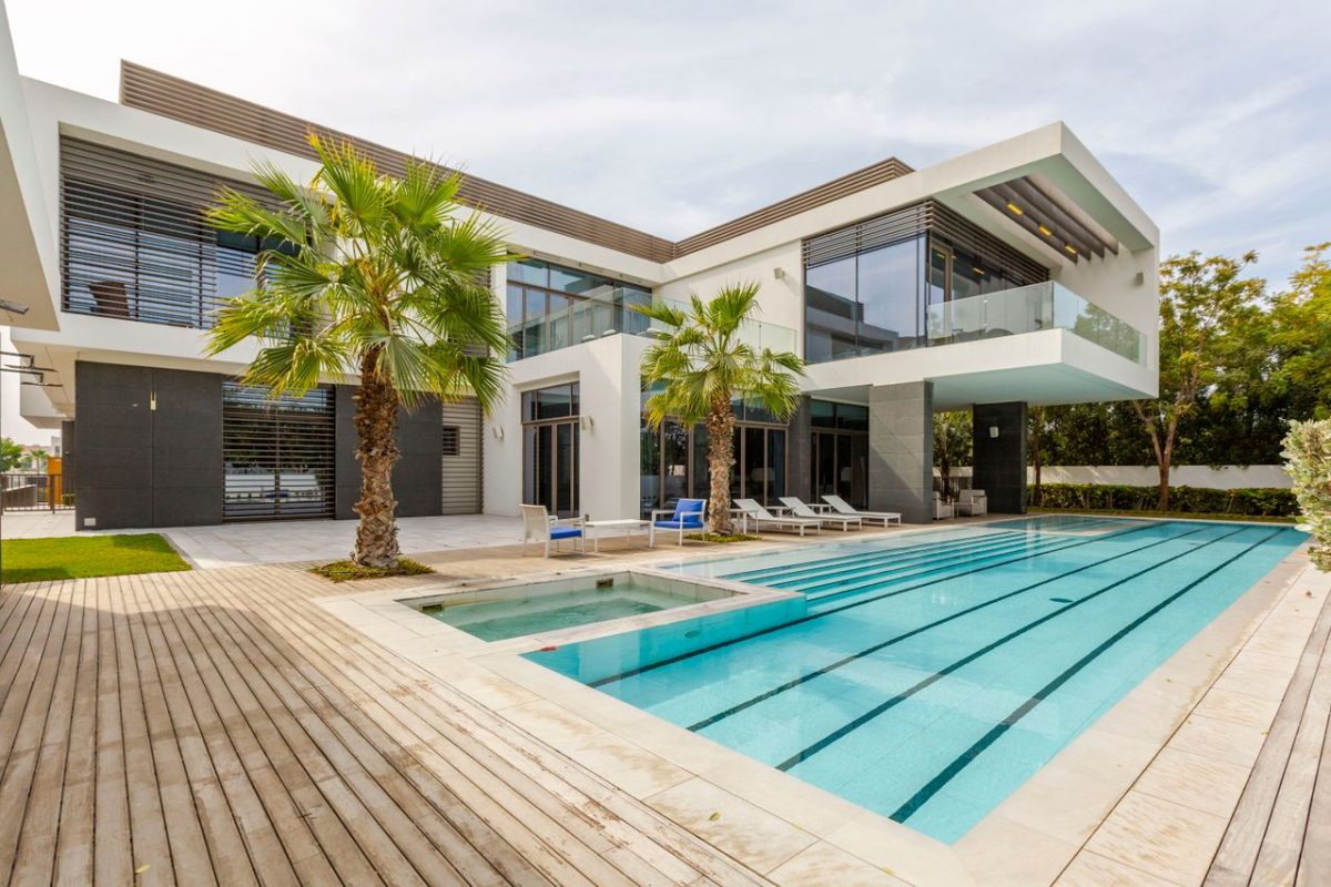 Zekeriyaköy'de Müstakil Havuzlu Villa