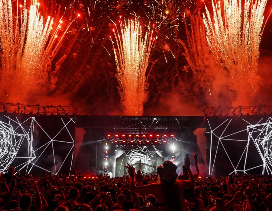 Havai fişekli festival gecesi