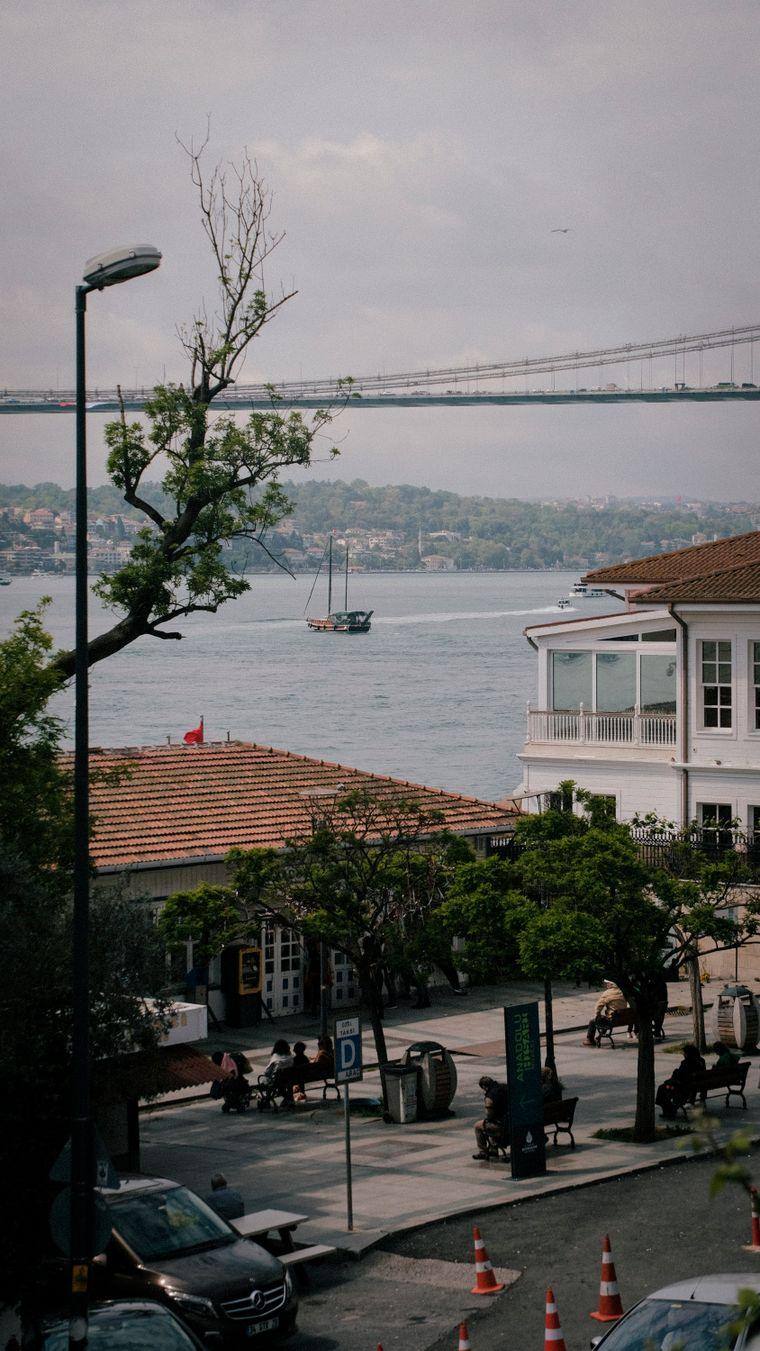 Kıyıdaki beyaz yalı